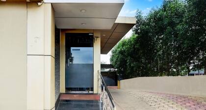 Cosy Stays at Durg Near Railway Station