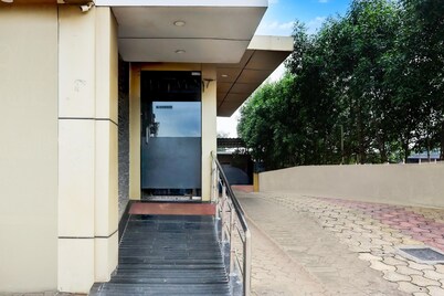 Cosy Stays at Durg Near Railway Station