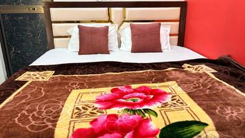 Habitación Deluxe con 1 cama doble o 2 individuales, balcón, vistas a la ciudad