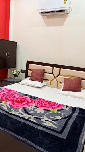 Habitación Deluxe con 1 cama doble o 2 individuales, balcón, vistas a la ciudad