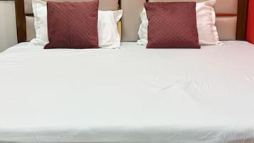 Kahden hengen deluxe-huone (yksi tai kaksi sänkyä), parveke, kaupunkinäköala