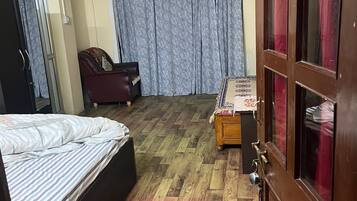 Deluxe Room, Balcony, Mountain View