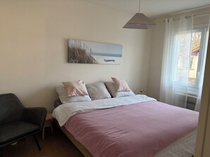 3 bedrooms, iron/ironing board, WiFi, bed sheets - Charming renovated Landes house (Mimizan)