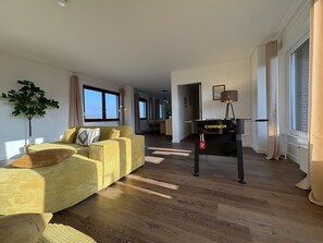TV, bordtennis og bøker