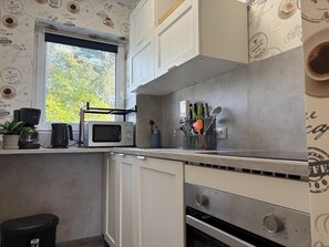Fridge, microwave, stovetop, coffee/tea maker - "The sound of the sea" - The beach so close! (Dahme)