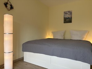 2 Schlafzimmer, Reisekinderbett, kostenloses WLAN
