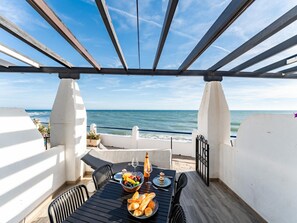 Apartment | Balcony - Modern Beachfront Escape, Calahonda (Mijas)