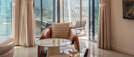 Basic Twin Room, City View | Living area