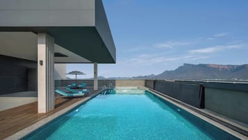 Outdoor pool, pool umbrellas