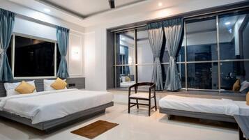 Superior Double Room, City View