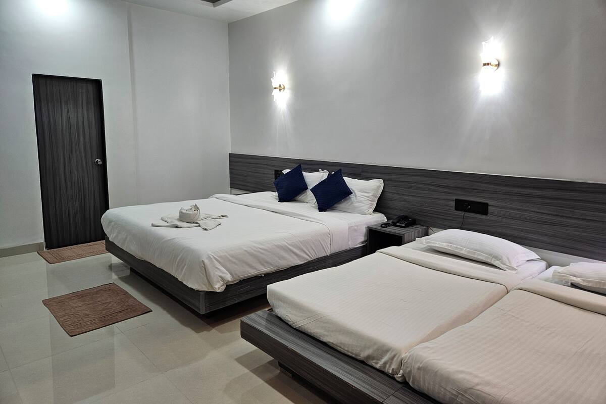 Family Room, City View