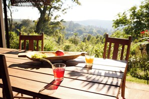 Outdoor dining - Phuzamoya - Little Retreat
Beautiful B&B in Winterskloof's Nature (Hilton)