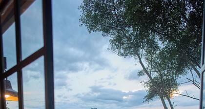 Phuzamoya - Little Retreat
Beautiful B&B in Winterskloof's Nature