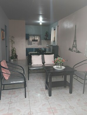 Interior - Adorable 2-bedroom home in cool Baguio for your stay, with a touch of Paris. (Baguio)