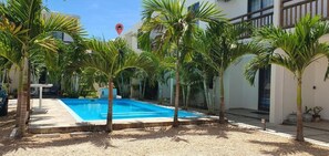 Outdoor pool - Beach Getaway - Duplex with Pool (Pereybere)