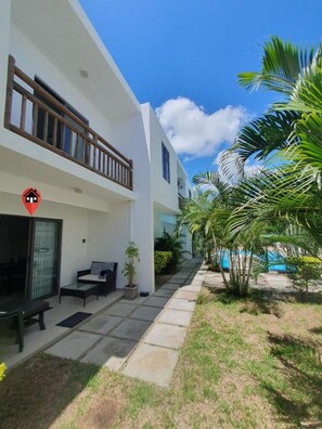 Terrace/patio - Beach Getaway - Duplex with Pool (Pereybere)