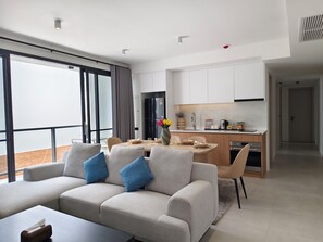 Premier Suite, Balcony, Garden View - The Village Chumphon Hotel (Pathio)