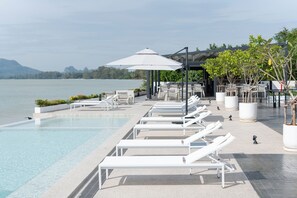 Pool - The Village Chumphon Hotel (Pathiu district)