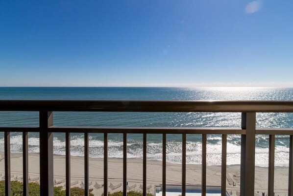 Property grounds - Tropical Gateway: Oceanfront 3 Bdrm Condo 15th Flr (Myrtle Beach)