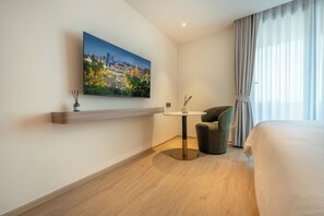 Superior tweepersoonskamer, 1 kingsize bed, niet-roken, uitzicht op de stad | Woonruimte