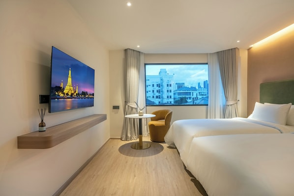 Superior Twin Room, Balcony, City View