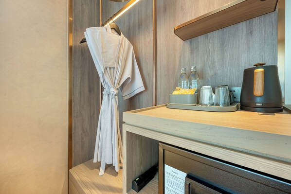 Room amenity - ROYS Hotel Bangkok (Bangkok)