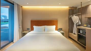 Superior Double Room, 1 King Bed, Non Smoking, City View