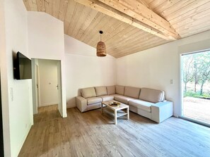 TV - Villa Mantra by Agence Bru - 709131 (Lacanau)