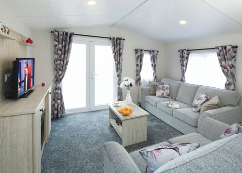Luxury holiday home with two bedrooms sleeping four people.