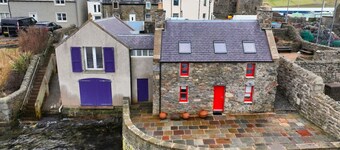 Luxe Coastal Retreat Near Shops & Castle, Parking