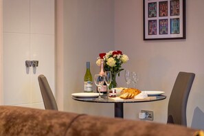 Dining - Stylish York Apartment in Historic Building (York)