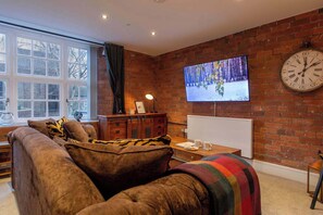 TV - Stylish York Apartment in Historic Building (York)