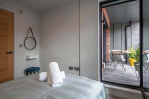 1 slaapkamer, een strijkplank/strijkijzer, wifi, beddengoed
