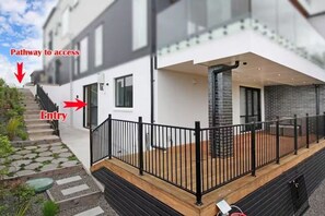 Exterior - Your Private Escape with city views (Totara Park)