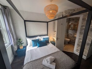 4 habitaciones, tabla de planchar con plancha y wifi gratis 