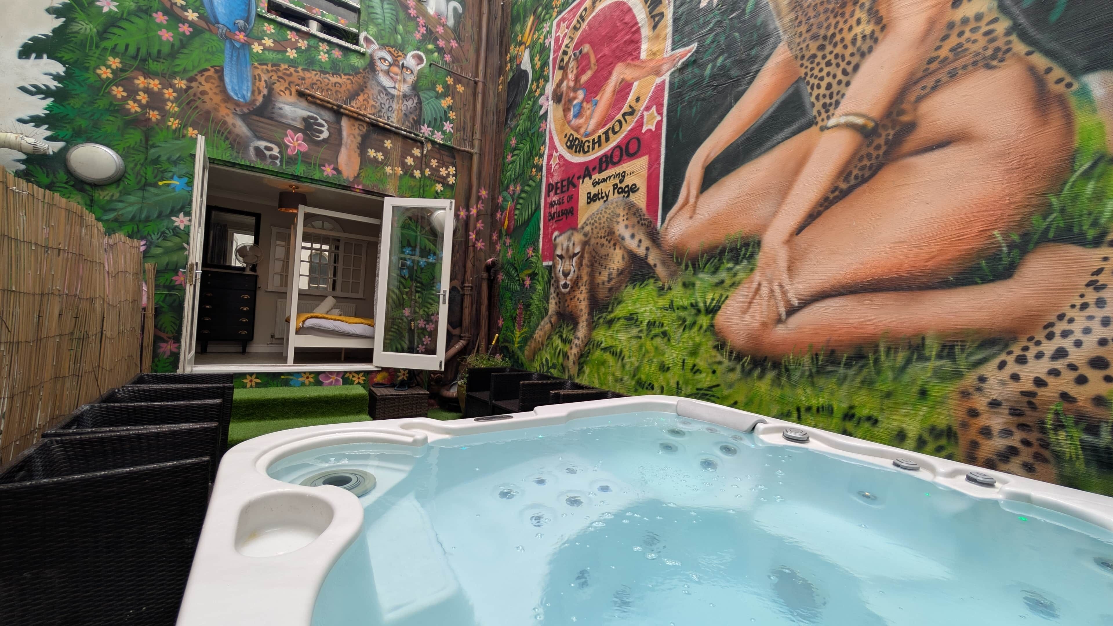 Indoor spa tub