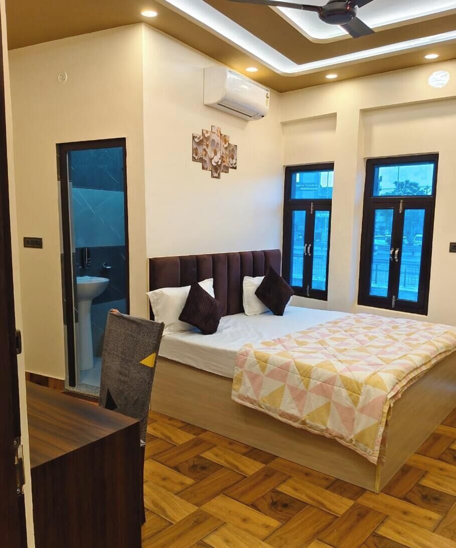 Deluxe With Balcony Room | Free WiFi
