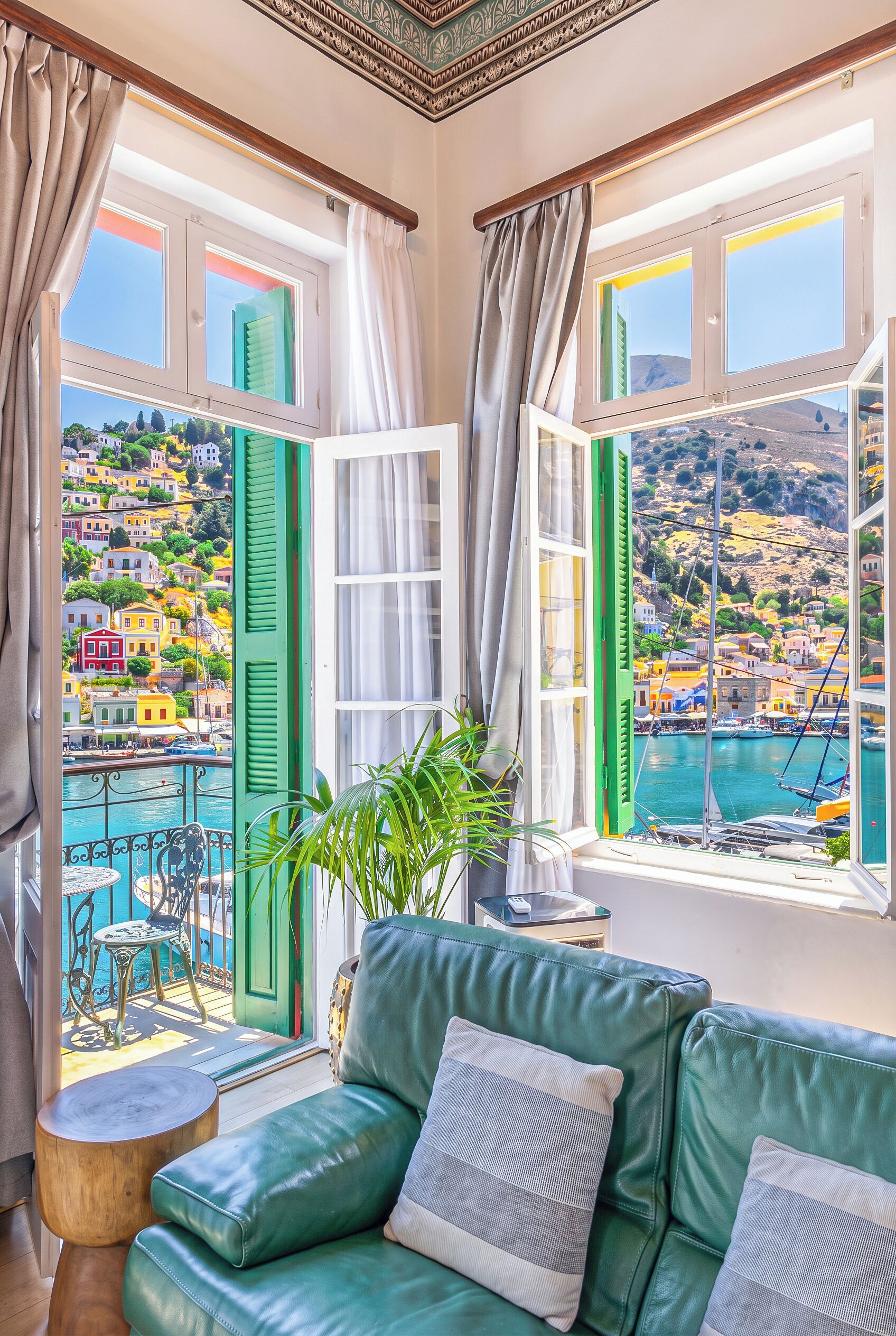 Deluxe Apartment, Balcony, Sea View | Interior
