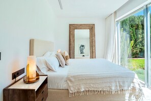4 bedrooms, iron/ironing board, free WiFi - Villa Isidor with private pool - My Rental Homes (San Jose)
