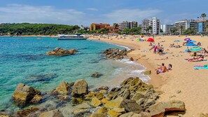Beach - Apt. 6 pax - Fenals, a pocos metros de la playa, wifi (Lloret de Mar)