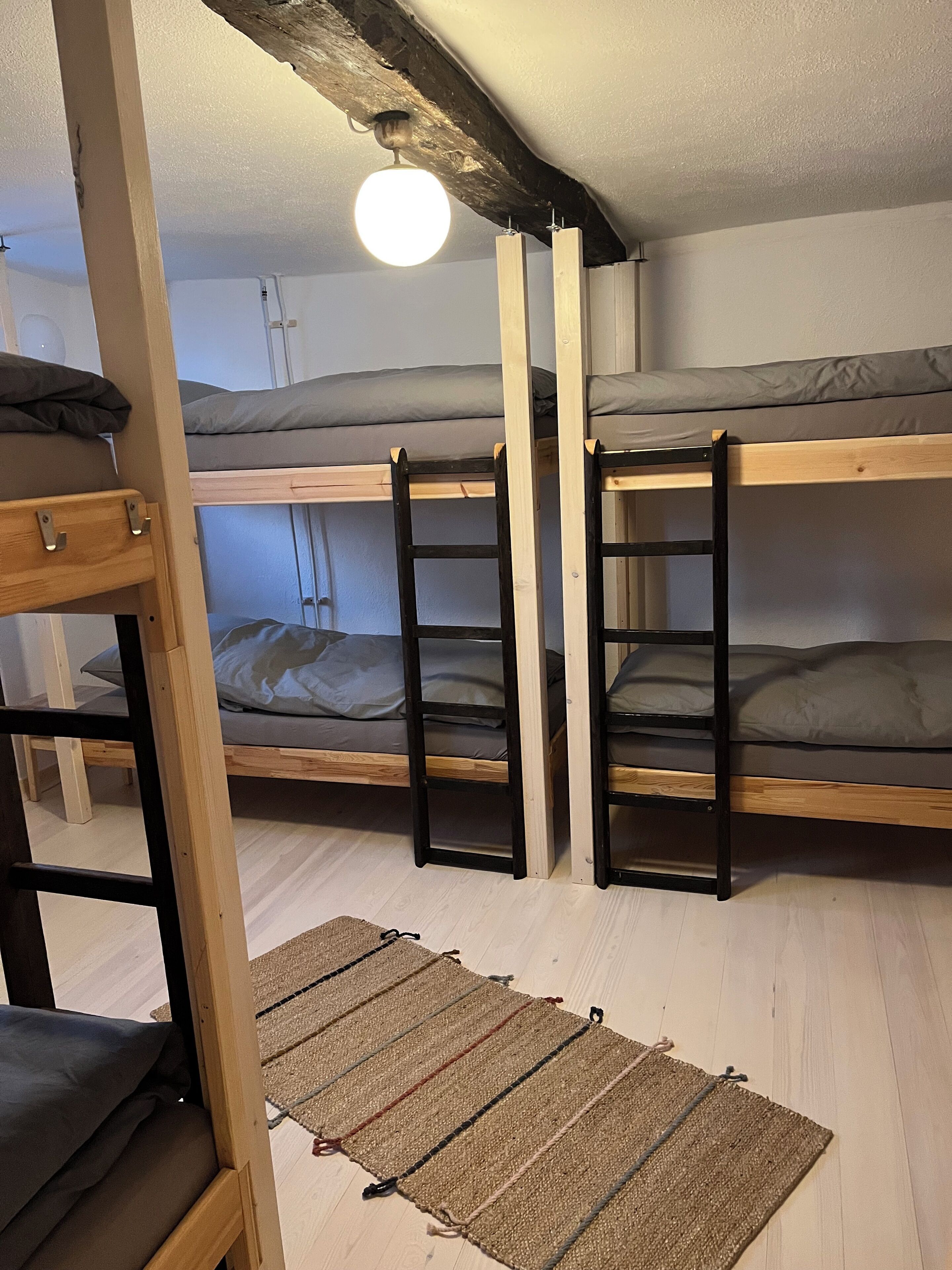 2 chambres, accès au Wi-Fi (inclus), literie fournie