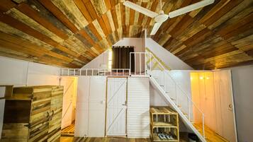 Habitación familiar doble, vistas a la ciudad | Interior