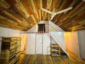 Family Double Room, City View | Interior