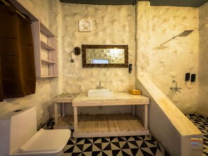 Familien-Doppelzimmer, Stadtblick | Badezimmer