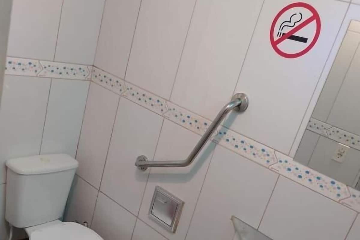 Habitación económica con 2 camas individuales | Baño