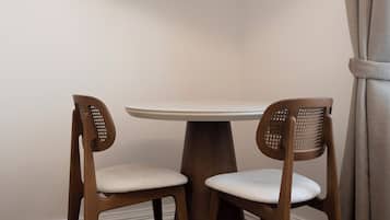 Suite Deluxe, patio, vista a la ciudad