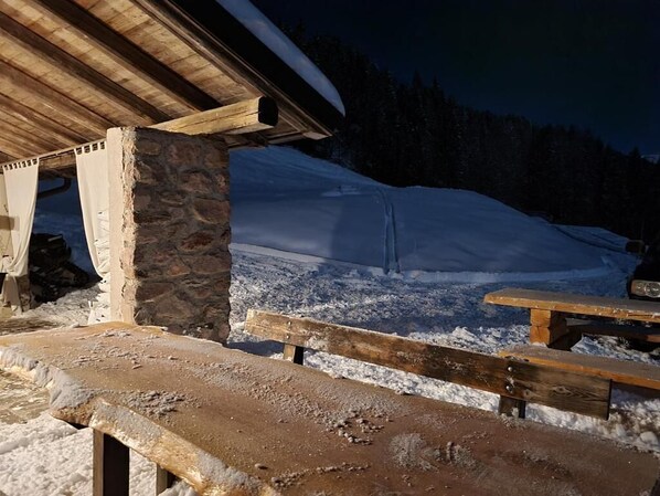 Outdoor dining - Chalet Chapeau R. a R. (Trentino-Alto Adige)