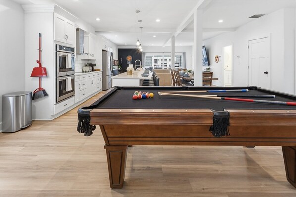 Games room - Stunning 5 bedroom house with Hot Tub (Indianapolis)