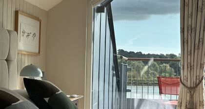 The Crow's Nest | A lofty little spot for very grounded relaxation.