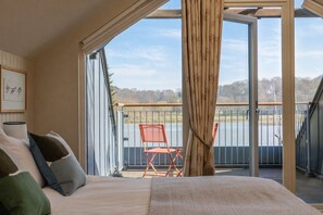 3 bedrooms, iron/ironing board, travel crib, WiFi